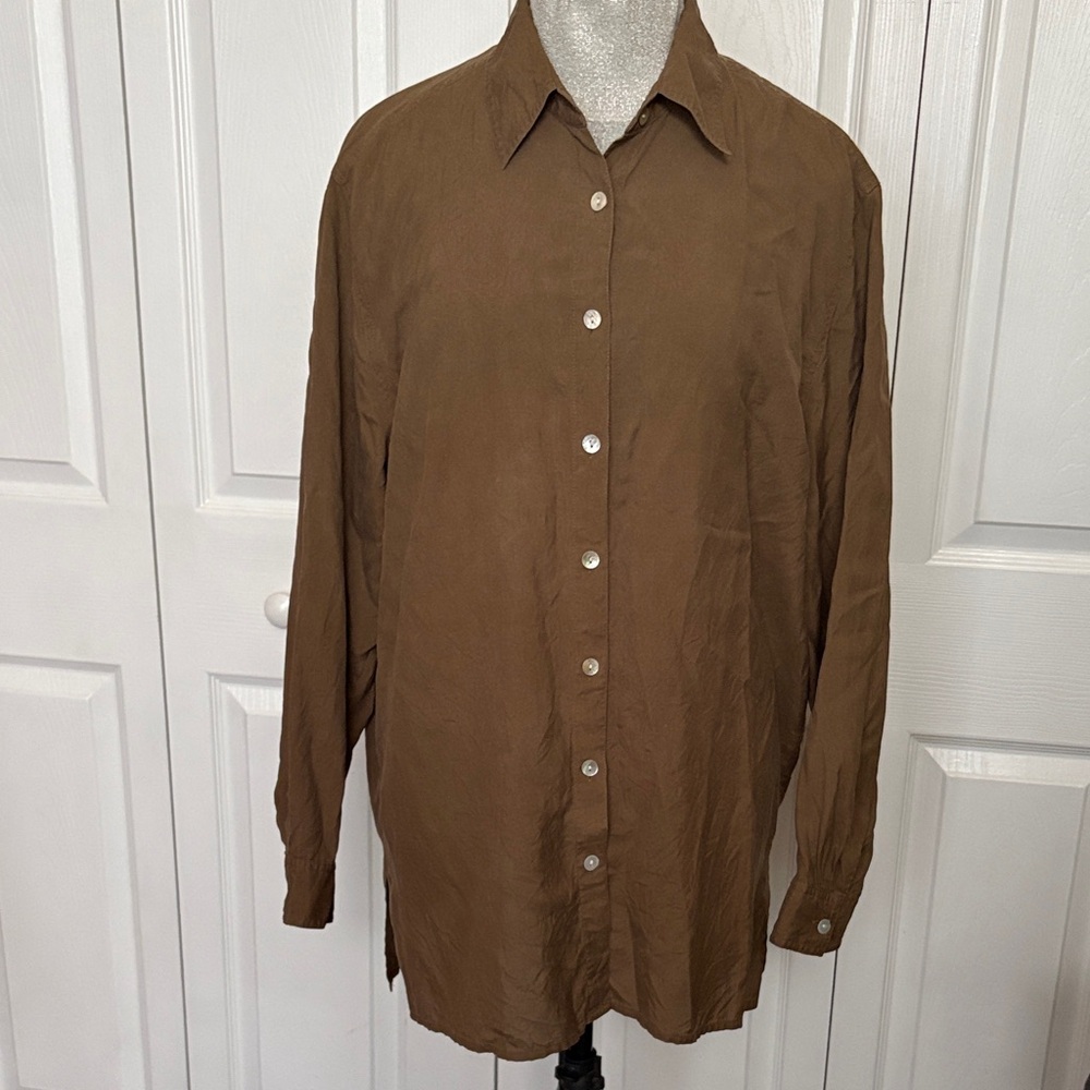 100% Silk (“cotton texture”) Style & Co Brown Button-Up Shirt M-of-Pearl Buttons